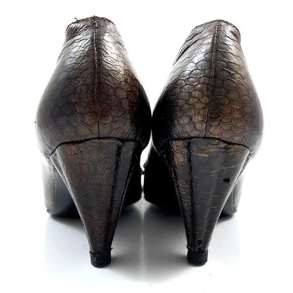 1980's STUART WEITZMAN metallic snakeskin leather pumps - Picture 15 of 16